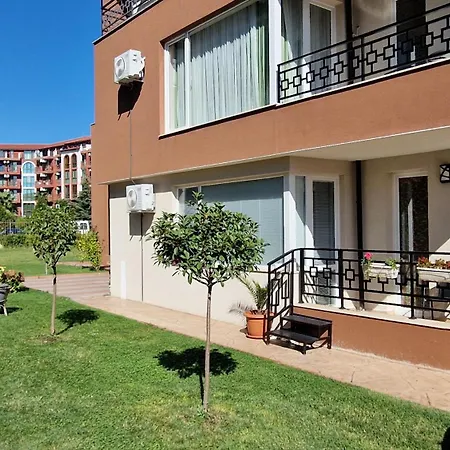 Niko Sea Apartment Nesebar